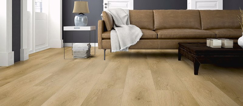 Parkiet drewniany czy podłoga hybrydowa – co wybrać?